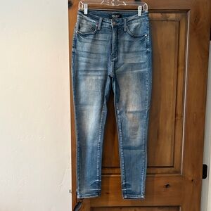 Judy Blue Women's Faded Blue Skinny Jeans